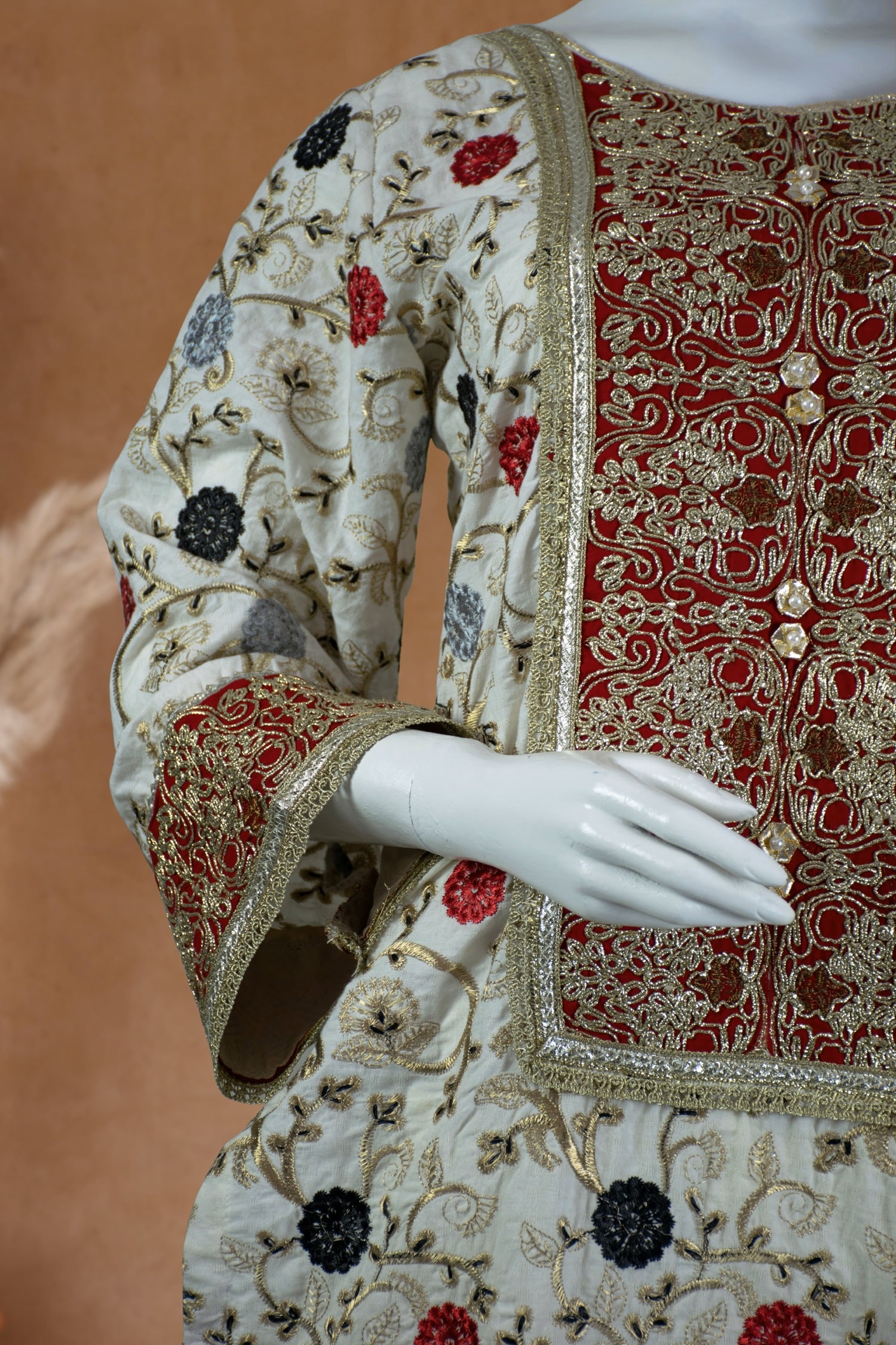 Broshia Lawn, Bareeze Style Embroidery