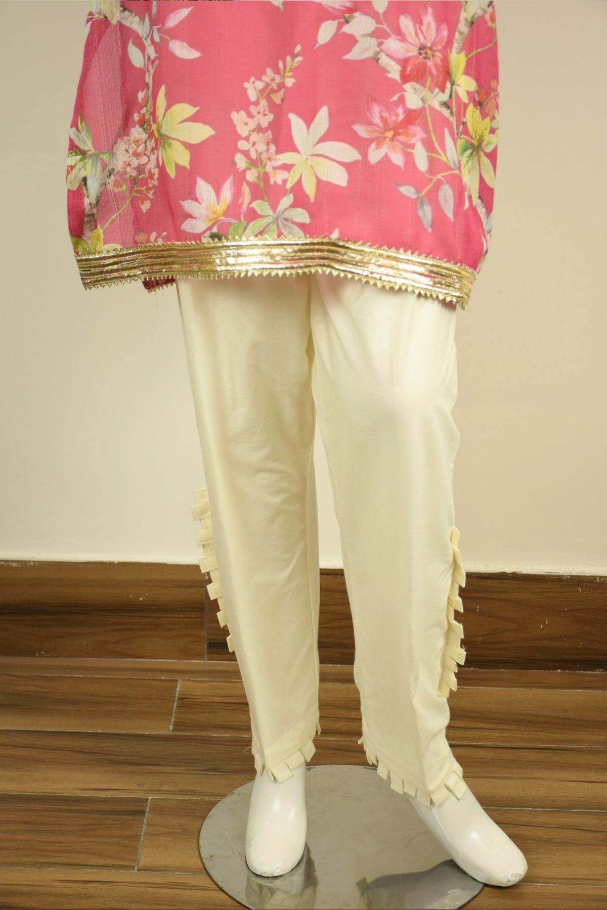 Gul-eRangeen - Pink Lawn